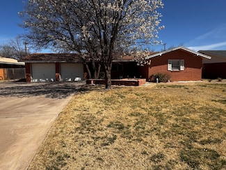 1304 Floydada St, Plainview, TX 79072