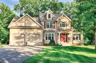 1100 Pleasant Dr, Pen Argyl, PA 18072