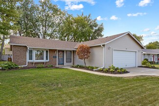 227 E Farmgate Ln, Palatine, IL 60067