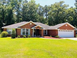 105 Oak Cir, Glennville, GA 30427