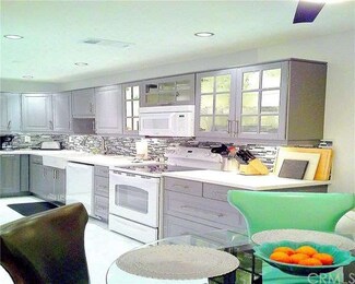 2821 N Los Felices Cir W Unit 115, Palm Springs, CA 92262