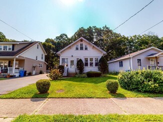 57 Holmes Ct, Albany, NY 12209