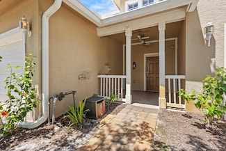 624 NE Bent Paddle Ln, Port Saint Lucie, FL 34983
