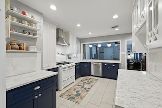 2403 W Colorado Blvd, Dallas, TX 75211