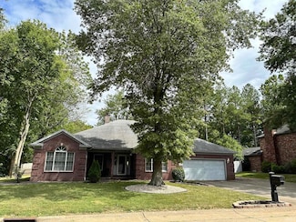 8727 Edinborough Rd, Evansville, IN 47725