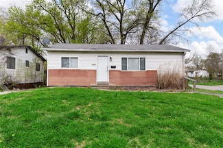 10465 Lord Dr, Saint Louis, MO 63136