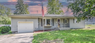 44 Berry St, Quincy, MI 49082