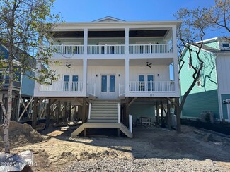 117 SE 75th St, Oak Island, NC 28465