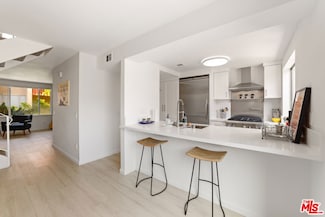 2252 N Indian Canyon Dr Unit E, Palm Springs, CA 92262