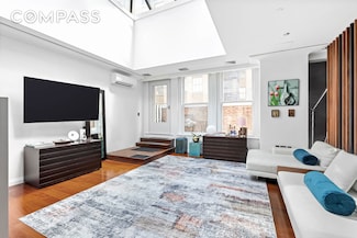 55 Wall St Unit 942, New York, NY 10005