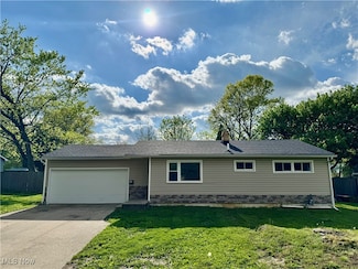 30 Taylor Rd, Barberton, OH 44203