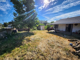 3660 Carnes Rd, Roseburg, OR 97471
