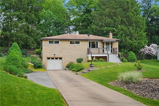 441 Wyndhurst Dr, Coraopolis, PA 15108