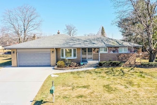 38044 Seaway Ct, Harrison Township, MI 48045
