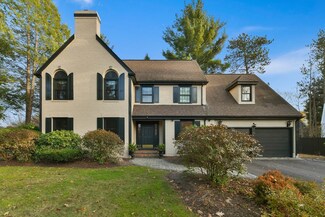 43 Elm St, Wellesley Hills, MA 02481