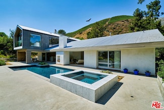 6342 Innsdale Dr, Los Angeles, CA 90068