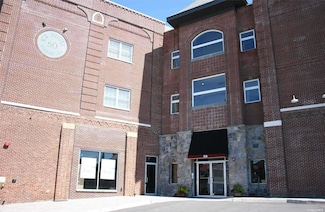 2 Stewart Ave Unit 2G, Huntington, NY 11743