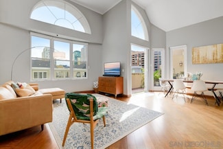 650 Columbia St Unit 411, San Diego, CA 92101
