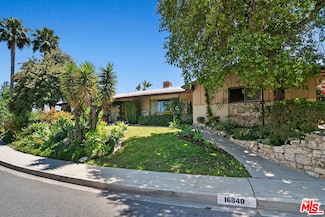16840 Oak View Dr, Encino, CA 91436