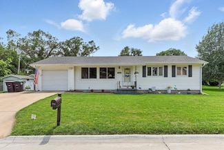 8345 Burt St, Omaha, NE 68114
