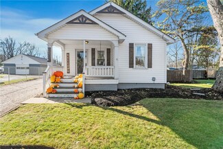 2578 Applegrove St NE, Canton, OH 44721