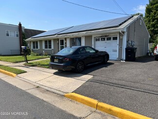 5 Ocean Ave, North Middletown, NJ 07748