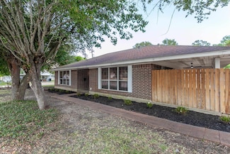 505 S 27th St, Nederland, TX 77627