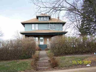548 Ferry Rd, Miles, IA 52064