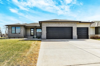 2542 N Emerald Ct, Andover, KS 67002