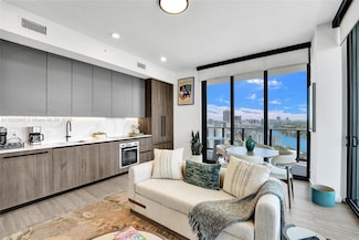 580 72nd St Unit 2010, Miami Beach, FL 33141
