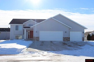 115 Erin Ct, Nicollet, MN 56074