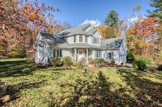 17 Ferrin Dr, Southwick, MA 01077