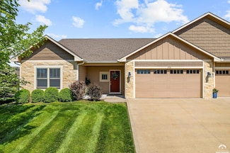 5736 Chimney Rocks Cir, Lawrence, KS 66049