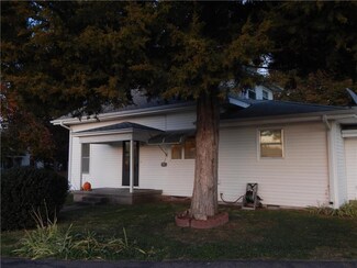 1206 W Chestnut St, Savannah, MO 64485