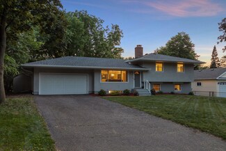 2779 Woodbridge St, Saint Paul, MN 55113