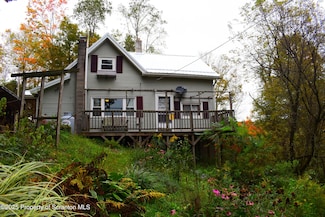 303 Leisure Lakes Rd, Wyalusing, PA 18853