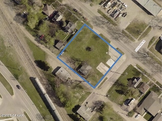 1101 N 5th St, Grand Forks, ND 58203