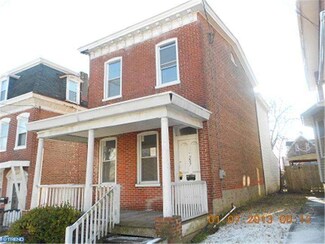 207 8th St, Brookhaven, PA 19015