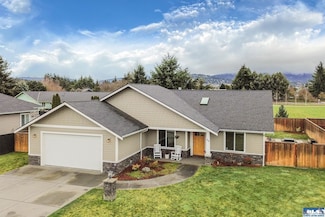 40 Royal Loop, Sequim, WA 98382