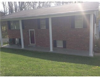 105 Eastwood Acres, Nitro, WV 25143