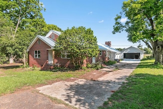164 Geiger Rd, Headland, AL 36345