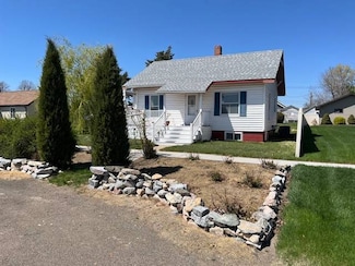305 W 4th St, Paxton, NE 69155