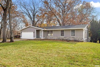 10210 W Hawk Hill Trail, Edwards, IL 61528