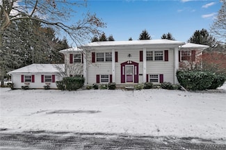 34 Broadway St, Oakfield, NY 14125