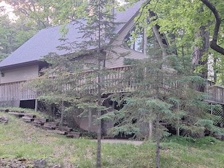 W15560 Mckinley Ln, Athelstane, WI 54104
