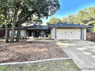 30 Canterbury Ln, Duncan, OK 73533