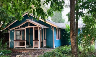 390 W Park St, Grants Pass, OR 97527