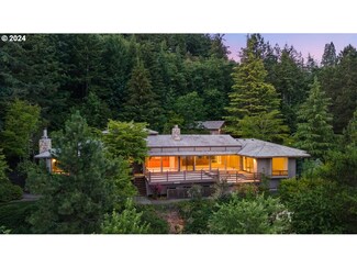 4027 SW Downs View Ct, Portland, OR 97221