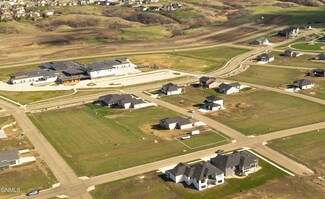 4601 Elk Ridge Dr, Bismarck, ND 58503