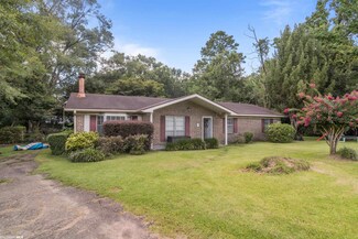 605 Hutchinson Ave, Bay Minette, AL 36507